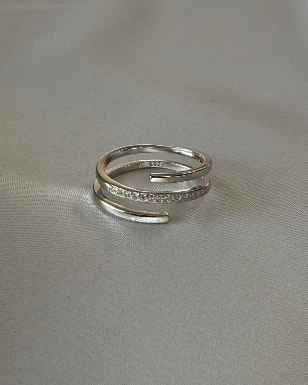 Anillo triple con zirconia (Plata)