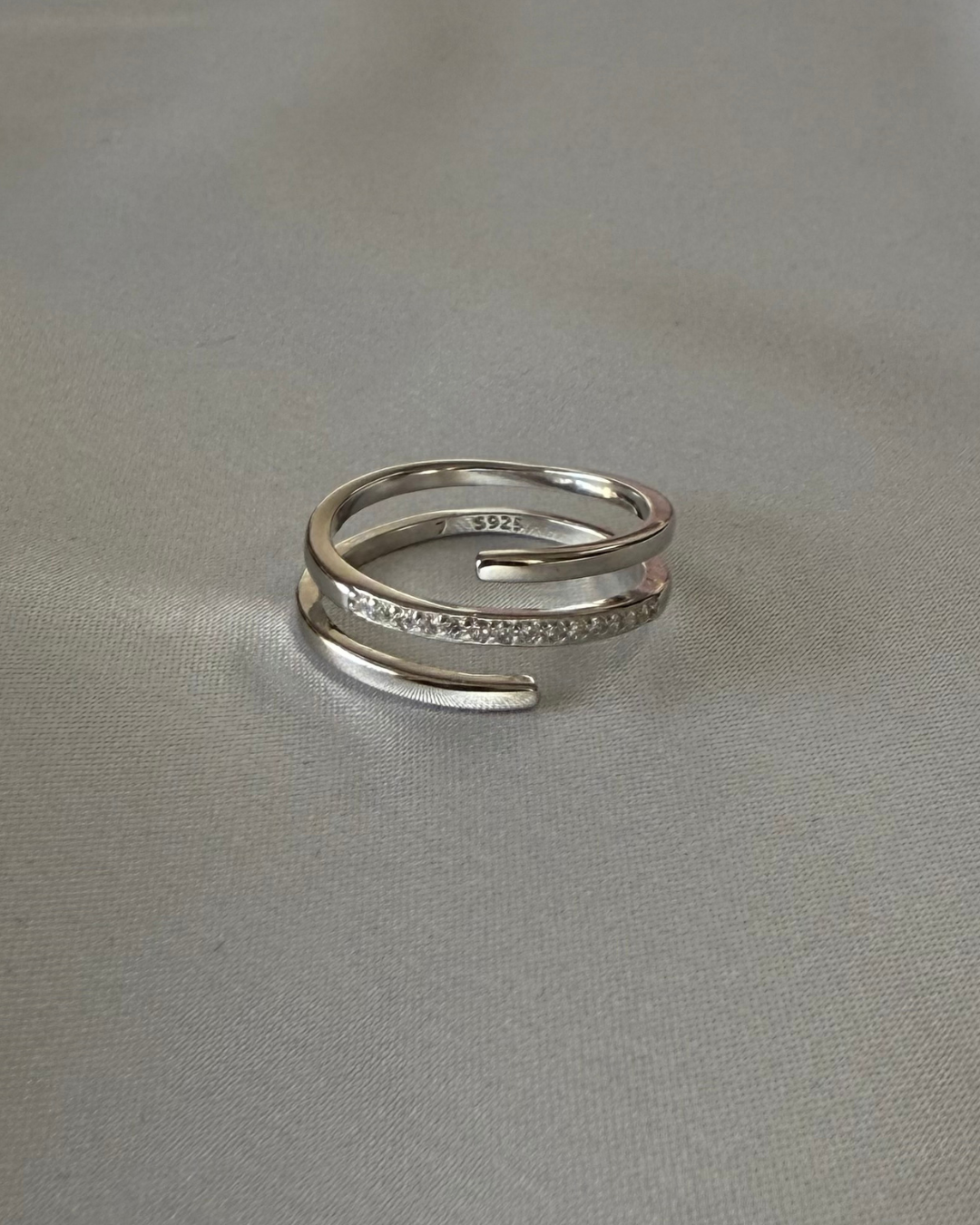 Anillo triple con zirconia (Plata)