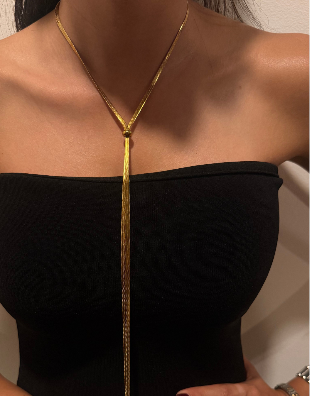 Collar tipo corbatín largo