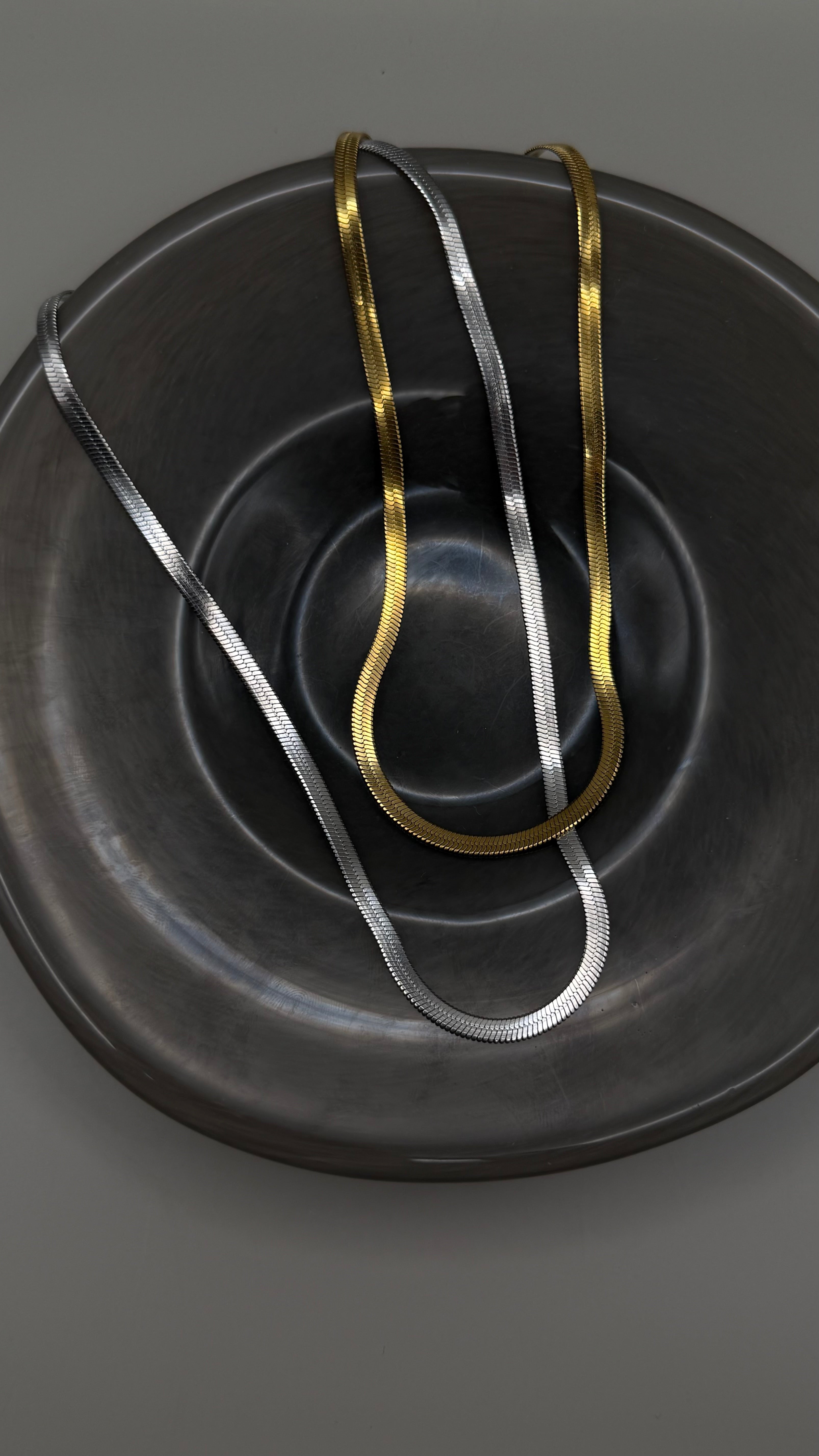 Cadena corta planchada