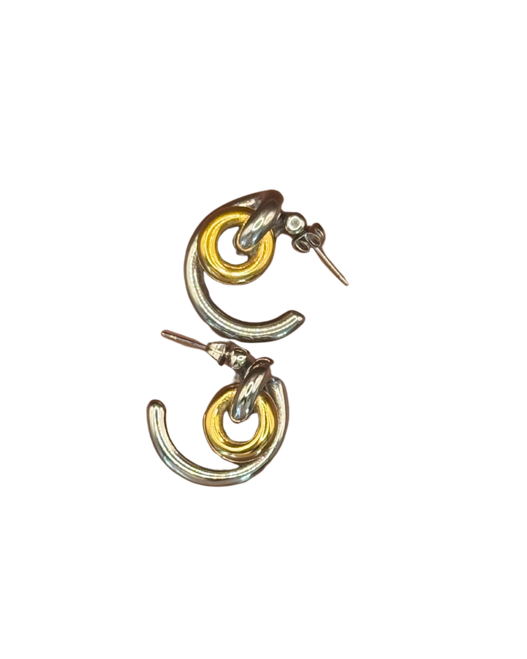 Aretes media luna con un "Twist"