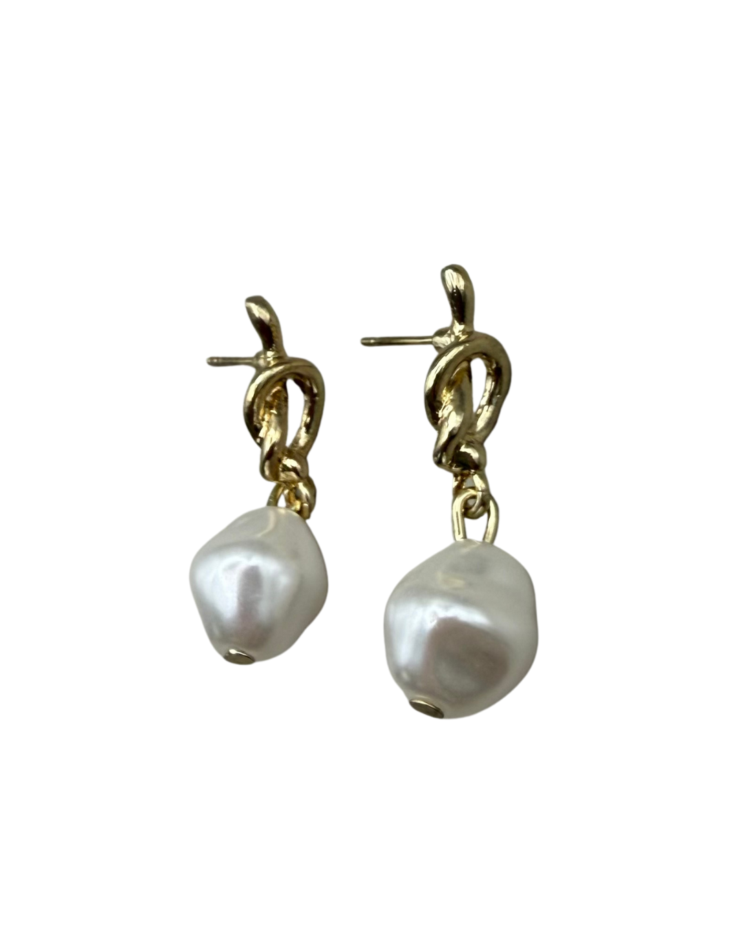 Aretes nudo con perla