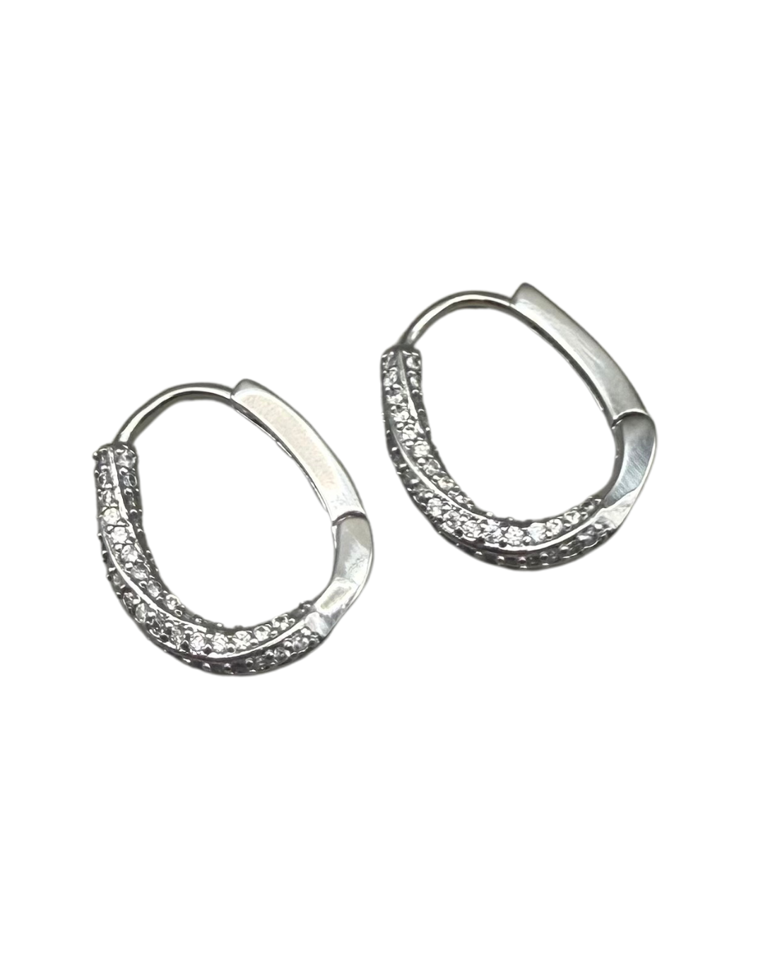 Aretes delicados con zirconia